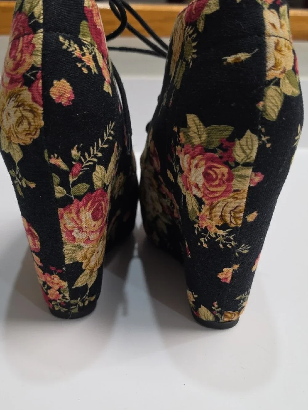 Charlotte Russe Floral Lace-Up Platform Wedge Booties - Size 9